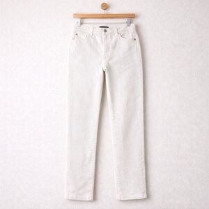 Judy Blue Boyfriend Fit High-Rise Relaxed Straight Leg White Jeans - Stretchy